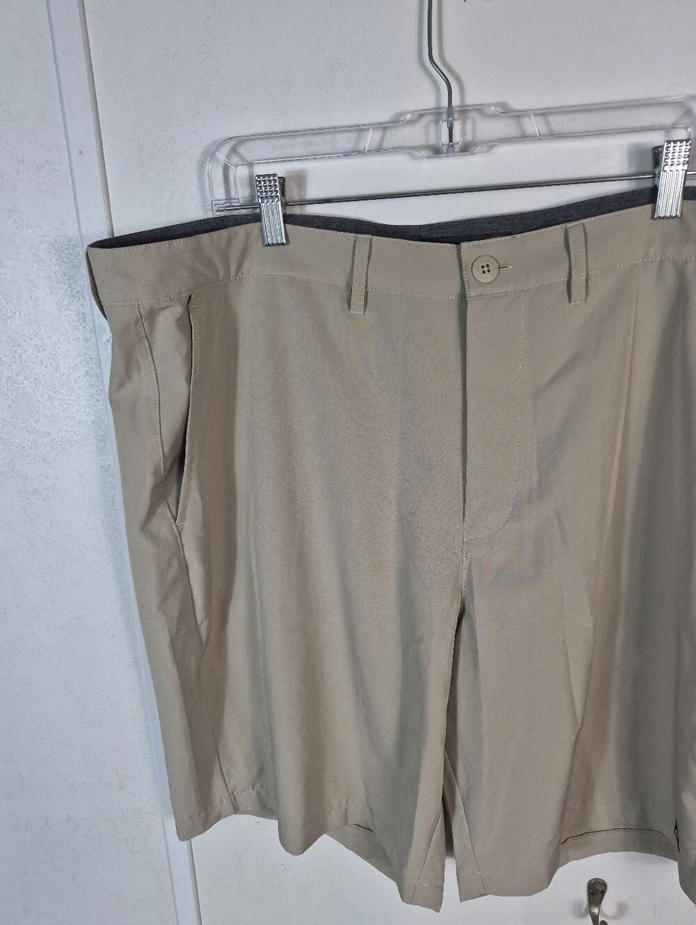 Quicksilver Men's Beige Tan Flat Front Shorts 42